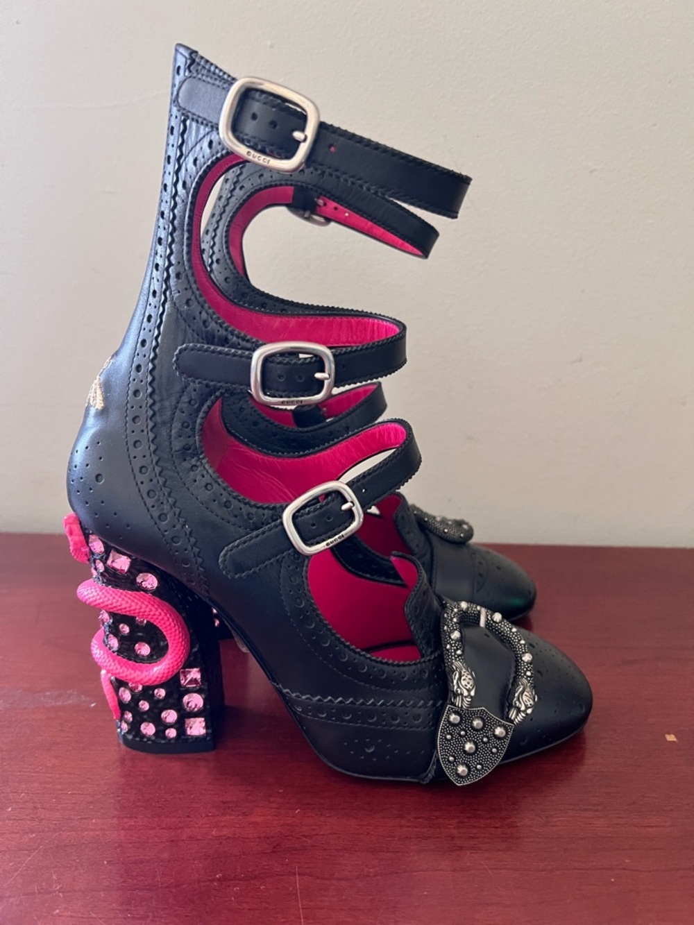 NEW Gucci Queercore Crystal Embellish Brogue Snake Heel Pumps Size 38.5 RARE - Picture 8 of 11